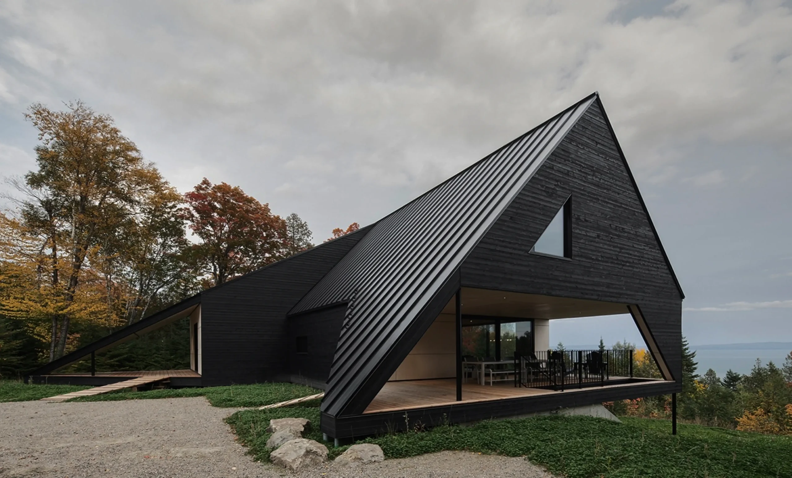 REVÊTEMENTS MÉTALLIQUES AU QUÉBEC